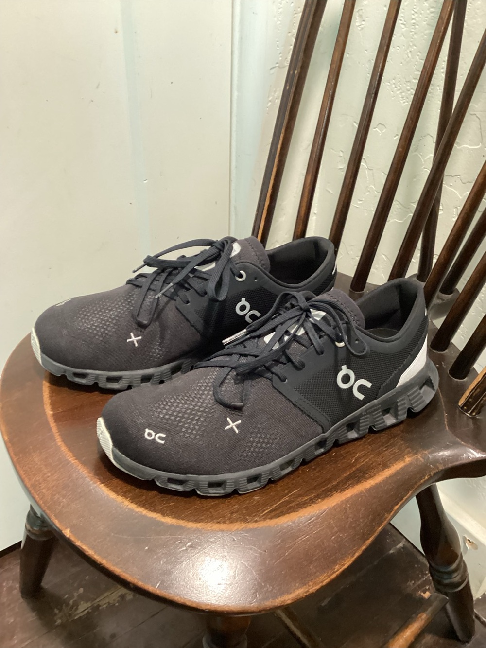On Cloud Cloud X 3 women’s Size 9.5 Black swiss running shoes